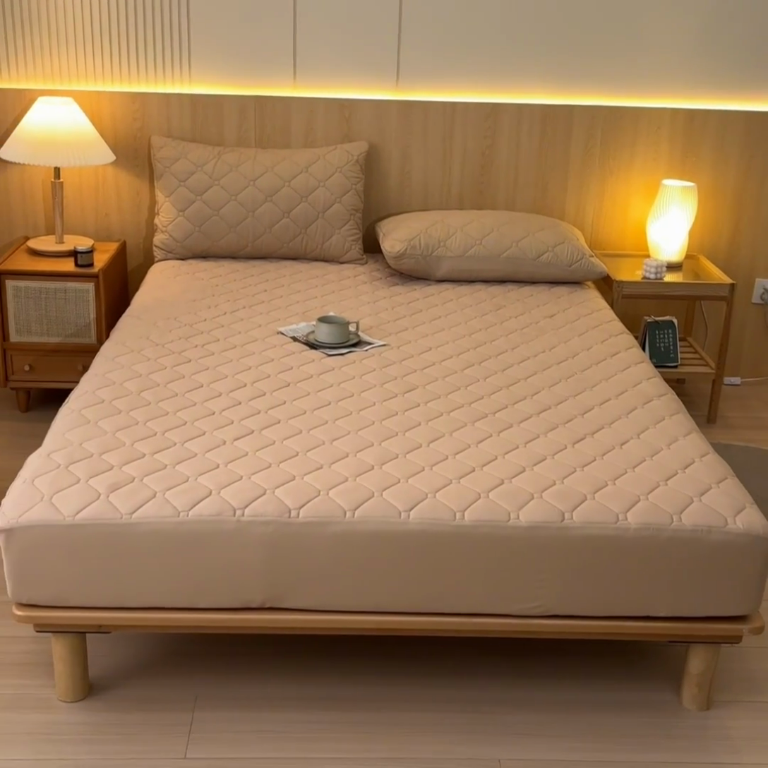 91家纺网 家纺一手货源 找家纺 梵克保罗 2025新款纯色加棉防水大豆纤维床笠 米咖