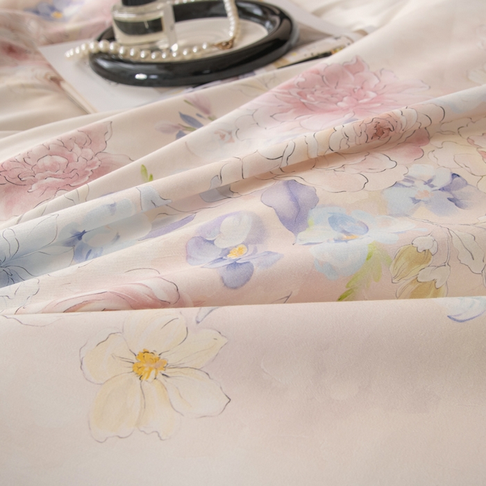 91家纺网 家纺一手货源 找家纺 氧家 2025新款60s贡缎长绒棉数码印花四件套（礼盒装） 花似锦