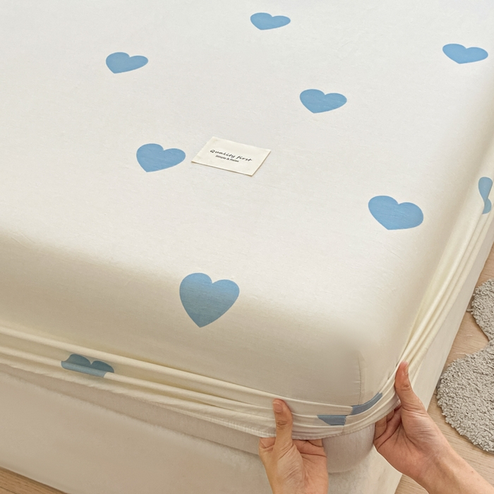 91家纺网 家纺一手货源 找家纺 梵克保罗 2025新款亲肤舒适全棉印花系列床笠 爱心心