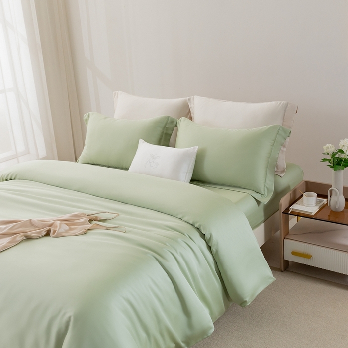 91家纺网 家纺一手货源 找家纺 121  2025新款60s支进口兰精天丝四件套-秋风QIUFENG系列（场景二） 多瑙绿