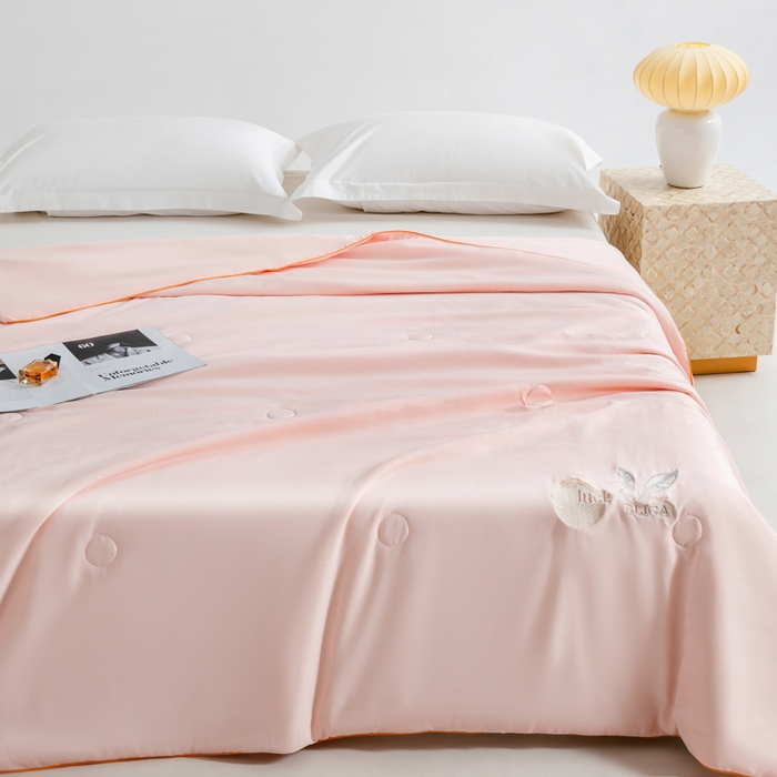 91家纺网 家纺一手货源 找家纺 眠多宝 2025新款奥地利兰精天丝刺绣夏被空调被 晴粉