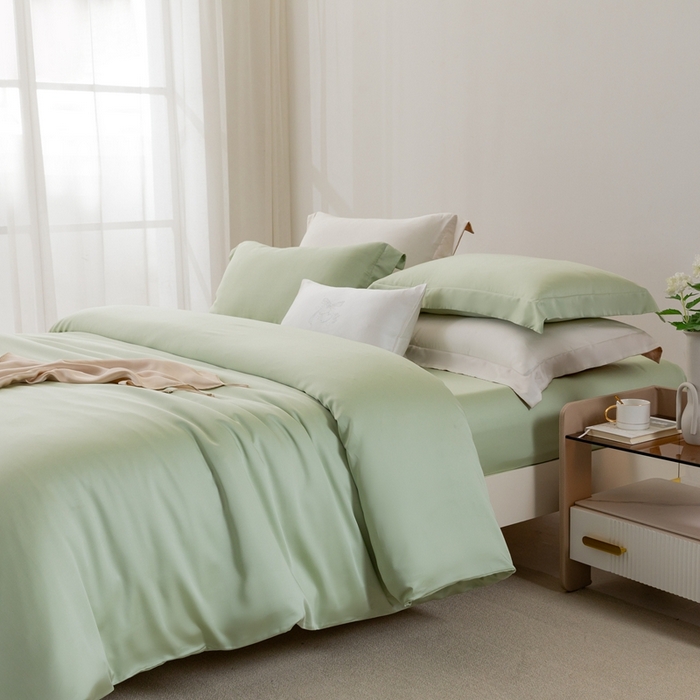 91家纺网 家纺一手货源 找家纺 121  2025新款60s支进口兰精天丝四件套-秋风QIUFENG系列（场景二） 多瑙绿