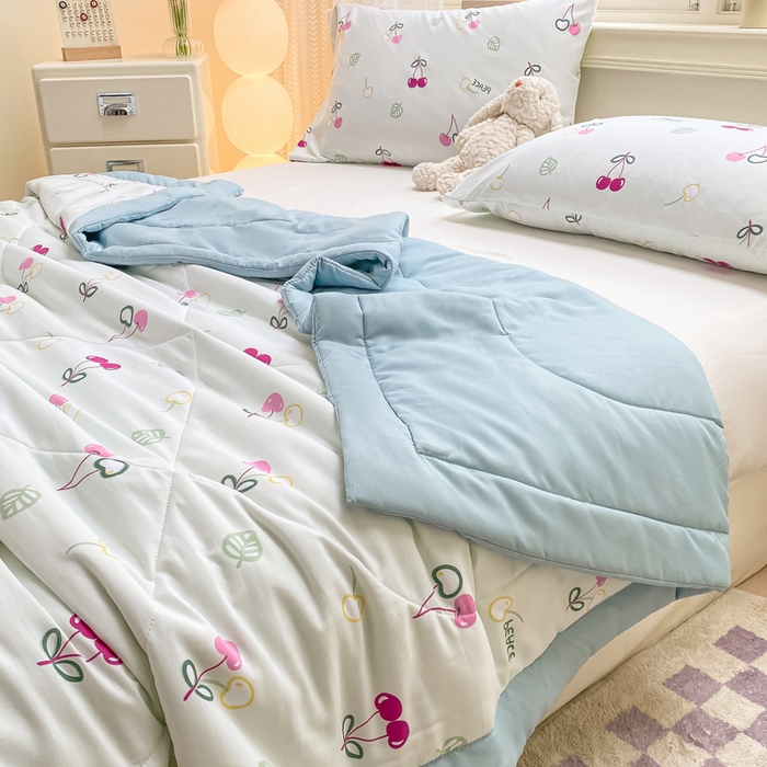 91家纺网 家纺一手货源 找家纺 穆琪 2025年新款小清新手包边夏凉被水洗棉印花夏被 小欢喜