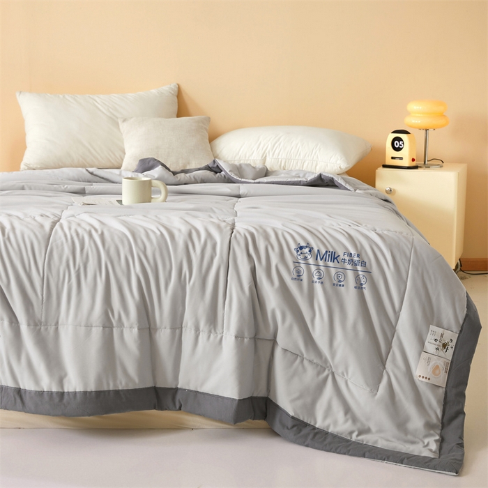 91家纺网 家纺一手货源 找家纺 猎鹿人家纺 2025新款牛奶蛋白夏被 太空灰