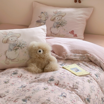 91家纺网 家纺一手货源 找家纺 （总）卡巴伦家纺 2025新款全棉皱皱纱大版卡通数码印花款四件套一