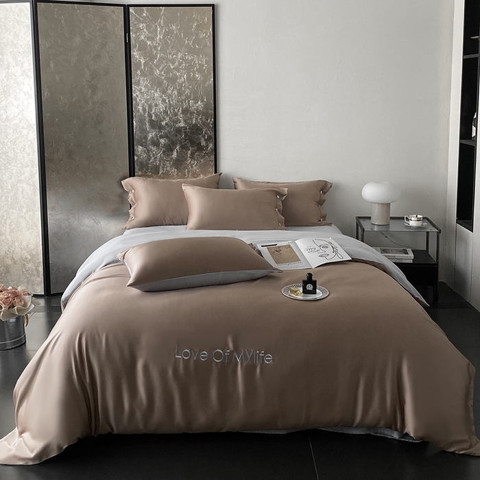 91家纺网 家纺一手货源 找家纺 优悦 2025新款冰丝印花刺绣双拼四件套-漫心 暮山棕