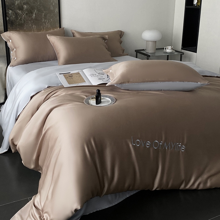 91家纺网 家纺一手货源 找家纺 优悦 2025新款冰丝印花刺绣双拼四件套-漫心 暮山棕