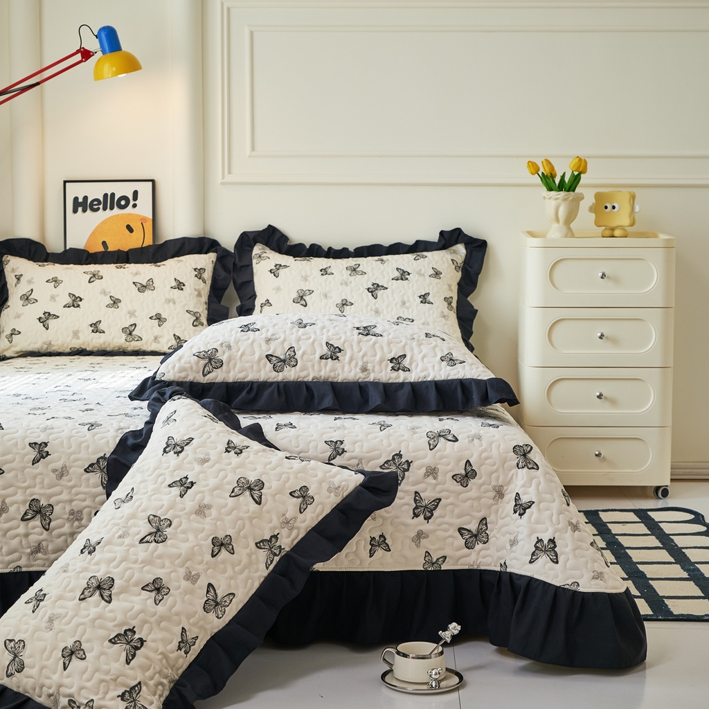 91家纺网 家纺一手货源 找家纺 蝶帕家纺 2025新款法式赫本风韩版花边水洗棉床盖四件套 蝴蝶印记