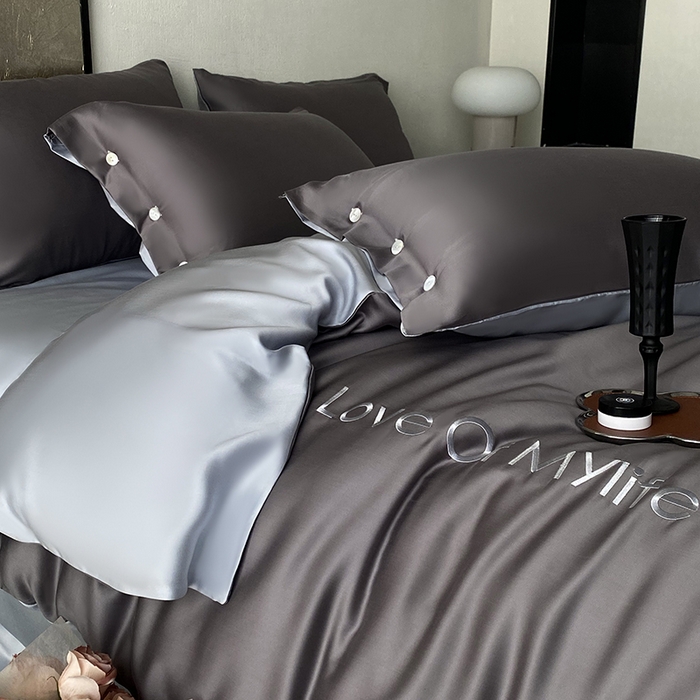 91家纺网 家纺一手货源 找家纺 优悦 2025新款冰丝印花刺绣双拼四件套-漫心 流光灰