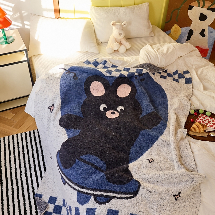 91家纺网 家纺一手货源 找家纺 暖绵绵家纺 2025新款半边绒熊趣滑行卡通毯-皮卡熊 50222720