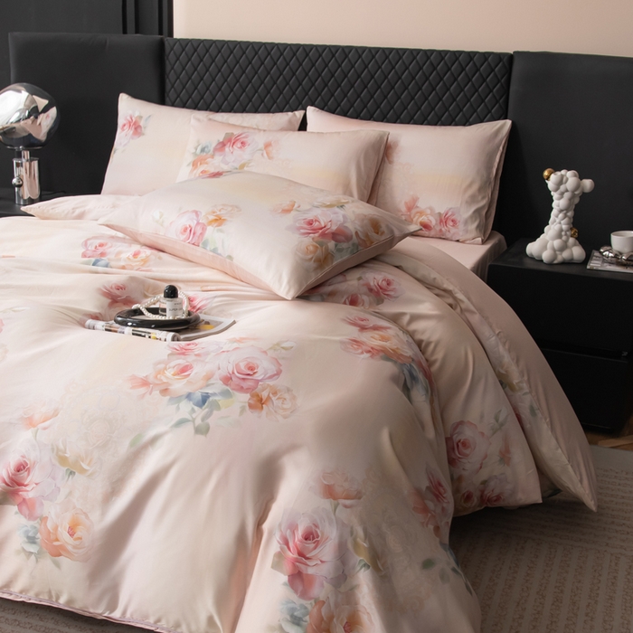 91家纺网 家纺一手货源 找家纺 氧家 2025新款60s贡缎长绒棉数码印花四件套（礼盒装） 芙贝拉