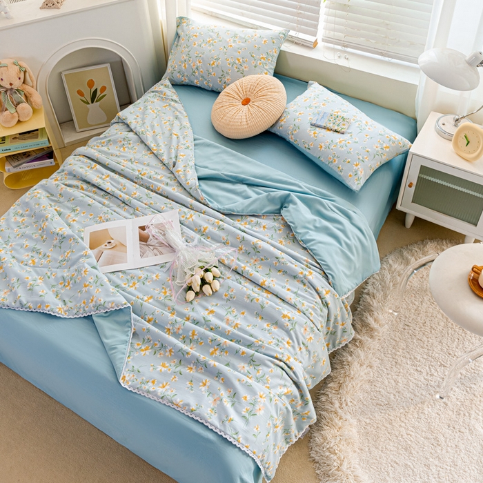 91家纺网 家纺一手货源 找家纺 穆琪 2025新款小花边印花夏被小清新夏凉被 花间