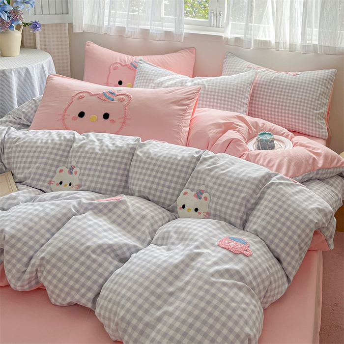 91家纺网 家纺一手货源 找家纺 星座家纺 2025新款水洗棉毛巾绣四件套 笑脸KT 蓝粉