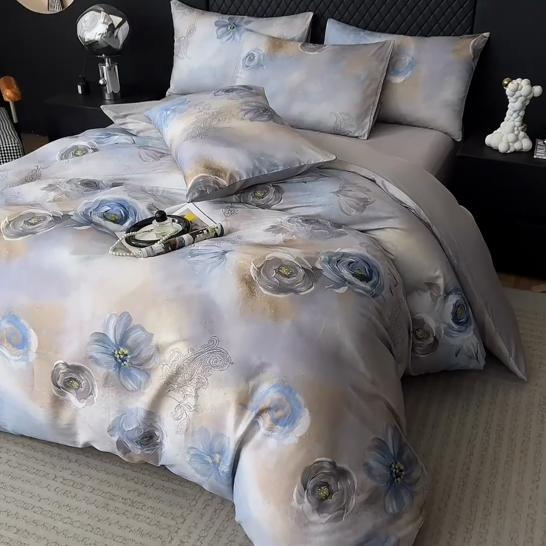 91家纺网 家纺一手货源 找家纺 氧家 2025新款60s贡缎长绒棉数码印花四件套（礼盒装） 瑞贝卡