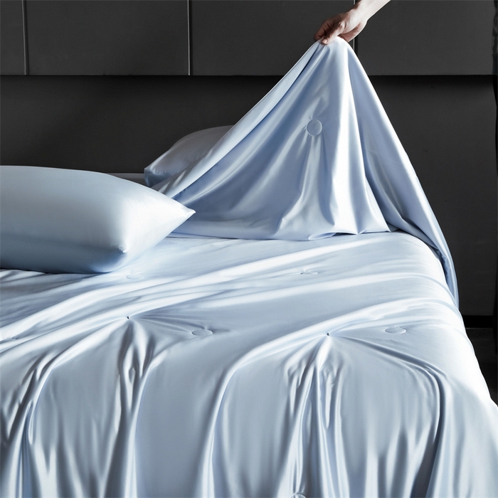 91家纺网 家纺一手货源 找家纺 雯豆家纺 2025夏季新品锦纶+氨纶高档冰丝凉感夏被空调被7A抗菌薄被芯 冰芙绸夏被-挪威蓝