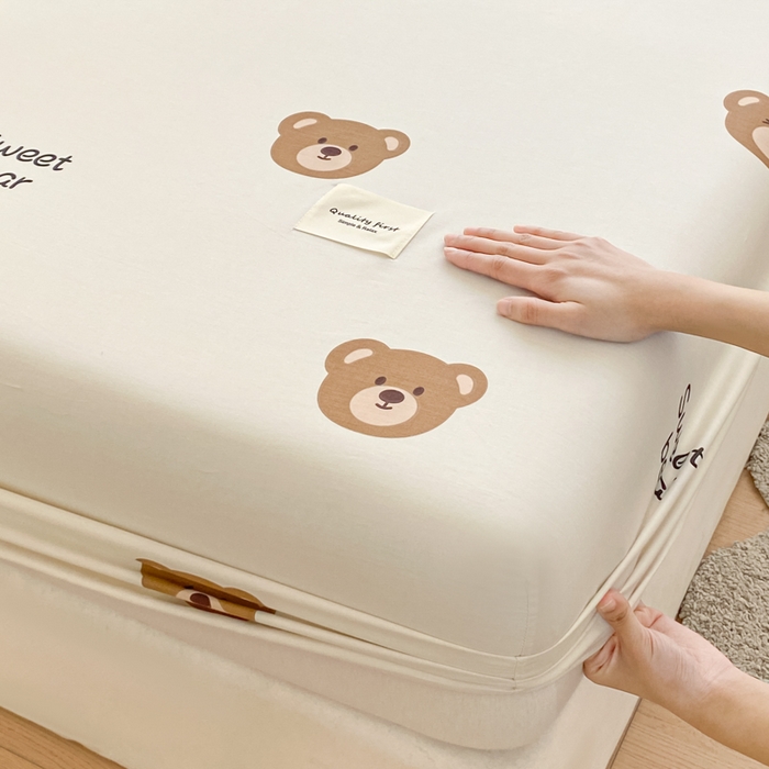 91家纺网 家纺一手货源 找家纺 梵克保罗 2025新款亲肤舒适全棉印花系列床笠 小熊熊