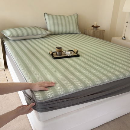 91家纺网 家纺一手货源 找家纺 莱登卡奴 2025新款A类300D冰丝凉席床笠款系列 迷宫格绿