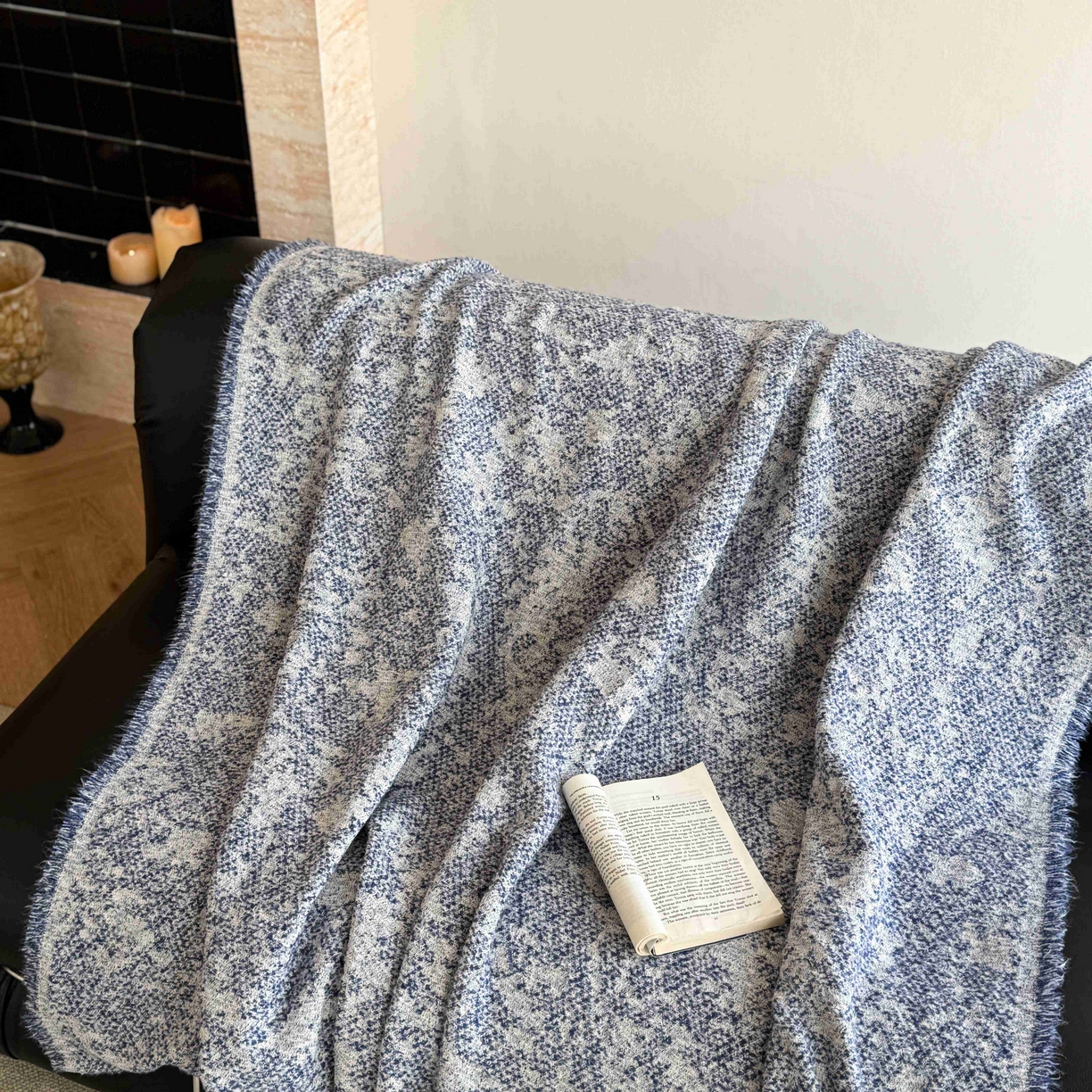 91家纺网 家纺一手货源 找家纺 金丝鸟家纺 2025春夏新款高端羊毛混纺盖毯毯子盖毯多功能盖毯飞机毯 利文 兰