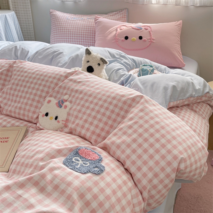 91家纺网 家纺一手货源 找家纺 星座家纺 2025新款水洗棉毛巾绣四件套 笑脸KT 粉蓝