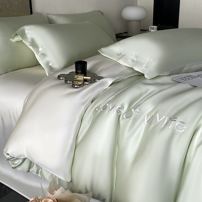 91家纺网 家纺一手货源 找家纺 优悦 2025新款冰丝印花刺绣双拼四件套-漫心 田园绿