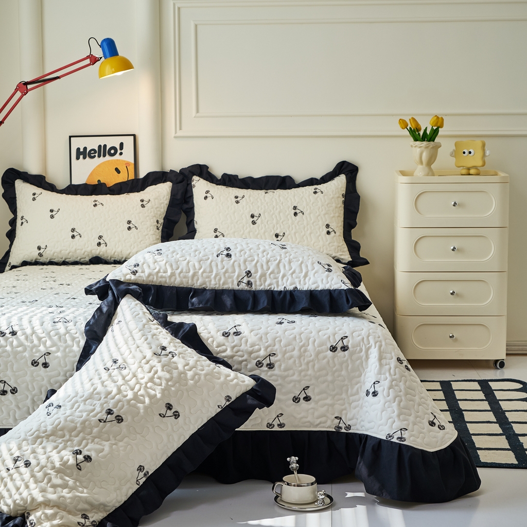 91家纺网 家纺一手货源 找家纺 蝶帕家纺 2025新款法式赫本风韩版花边水洗棉床盖四件套 美味樱桃