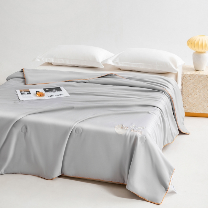 91家纺网 家纺一手货源 找家纺 眠多宝 2025新款奥地利兰精天丝刺绣夏被空调被 之灰