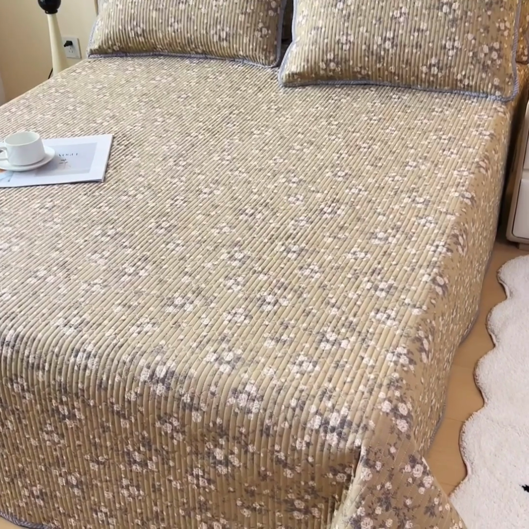 91家纺网 家纺一手货源 找家纺 情煊家纺 2025新款双面全棉夹棉床盖三件套 茶野