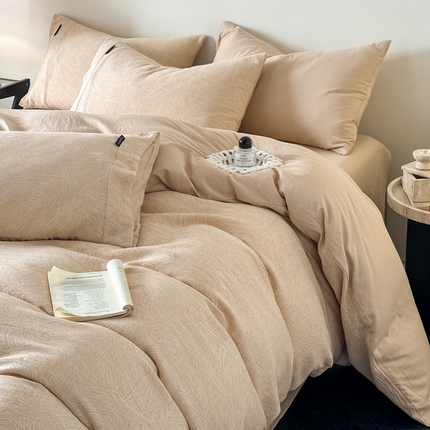 91家纺网 家纺一手货源 找家纺 （总）卡巴伦家纺 2025新款全棉A类人字斜三层纱提花四件套