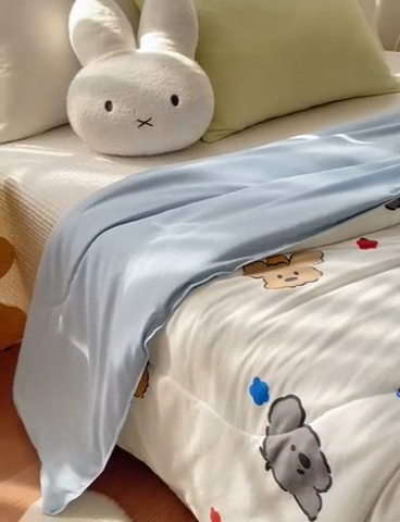 91家纺网 家纺一手货源 找家纺 梦恬佳 2025新款A类水洗皱皱棉夏凉被 快乐小狗