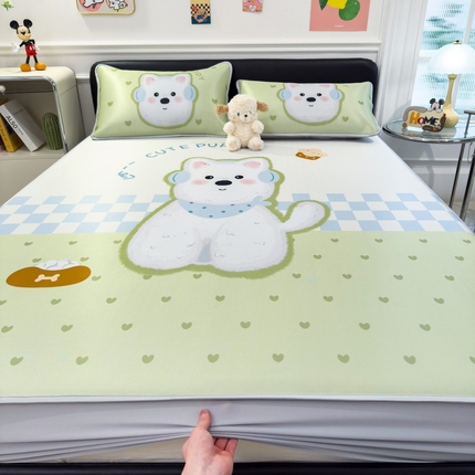 91家纺网 家纺一手货源 找家纺 丝羽坊 2025新款大版印花冰丝凉席冰丝席碳光冰丝凉席-床笠款 面包犬