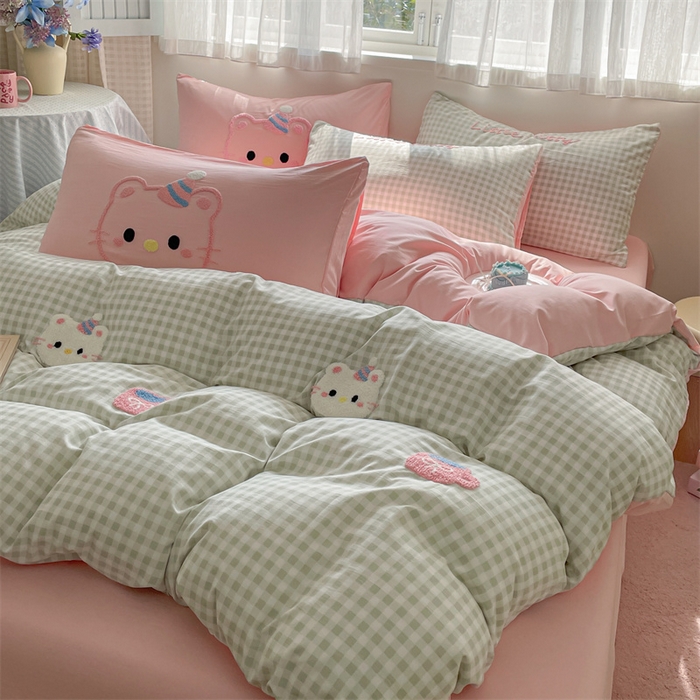 91家纺网 家纺一手货源 找家纺 星座家纺 2025新款水洗棉毛巾绣四件套 笑脸KT 绿粉