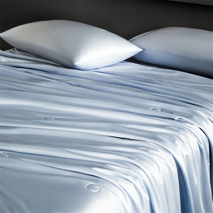 91家纺网 家纺一手货源 找家纺 雯豆家纺 2025夏季新品锦纶+氨纶高档冰丝凉感夏被空调被7A抗菌薄被芯 冰芙绸夏被-挪威蓝