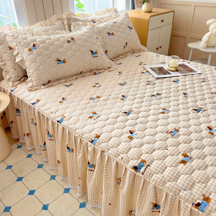 91家纺网 家纺一手货源 找家纺 2025新款全棉夹棉床裙 俏皮狗