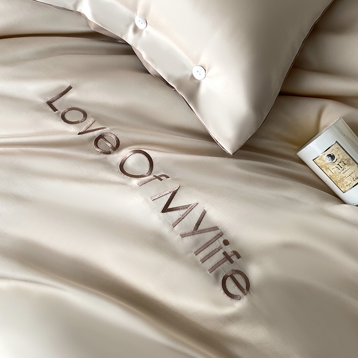 91家纺网 家纺一手货源 找家纺 优悦 2025新款冰丝印花刺绣双拼四件套-漫心 香槟色