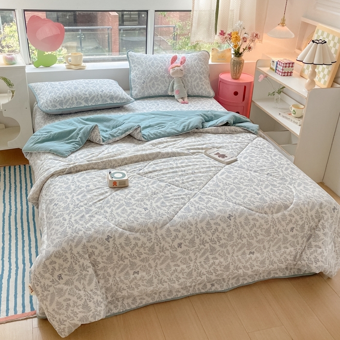 91家纺网 家纺一手货源 找家纺 老帅的工厂店2025新款a类云感双层纱7a抗菌夏被四件套 莫尼绿