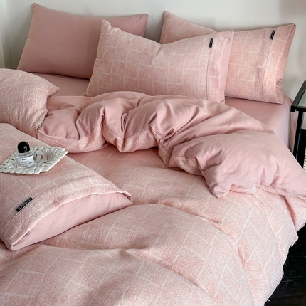 91家纺网 家纺一手货源 找家纺 （总）卡巴伦家纺 2025新款全棉A类人字斜三层纱提花四件套