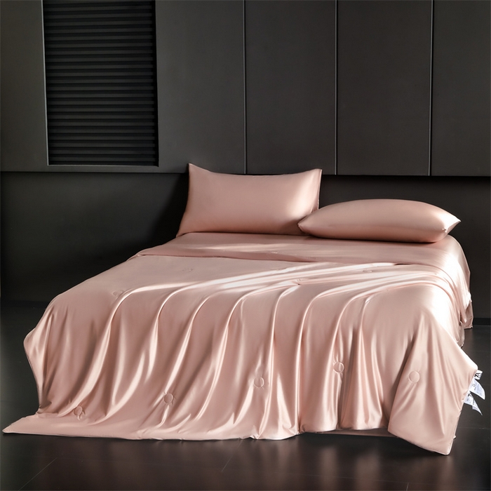 91家纺网 家纺一手货源 找家纺 雯豆家纺 2025夏季新品锦纶+氨纶高档冰丝凉感夏被空调被7A抗菌薄被芯 冰芙绸夏被-玫瑰金