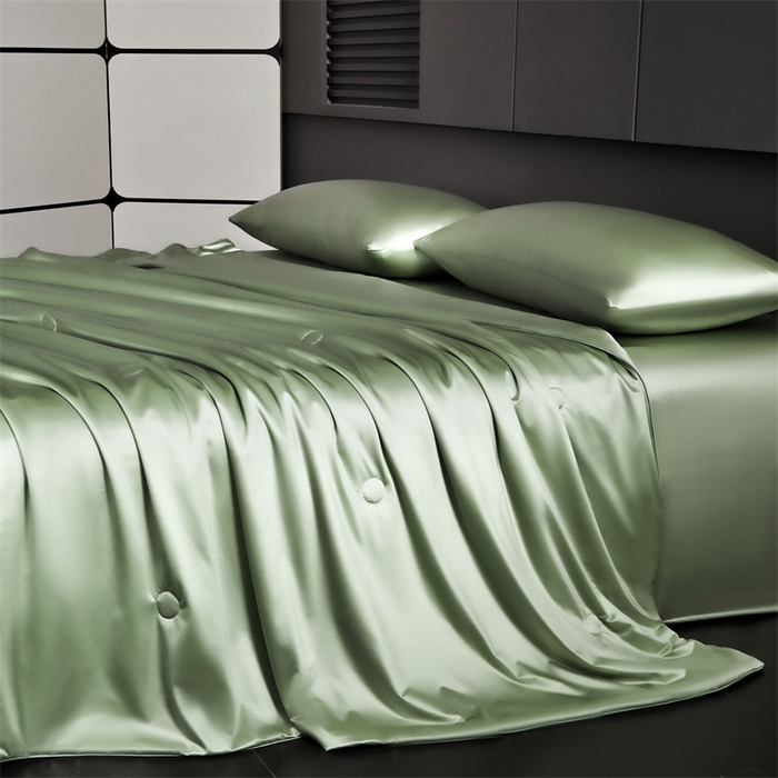 91家纺网 家纺一手货源 找家纺 雯豆家纺 2025夏季新品锦纶+氨纶高档冰丝凉感夏被空调被7A抗菌薄被芯 冰芙绸夏被-橄榄绿