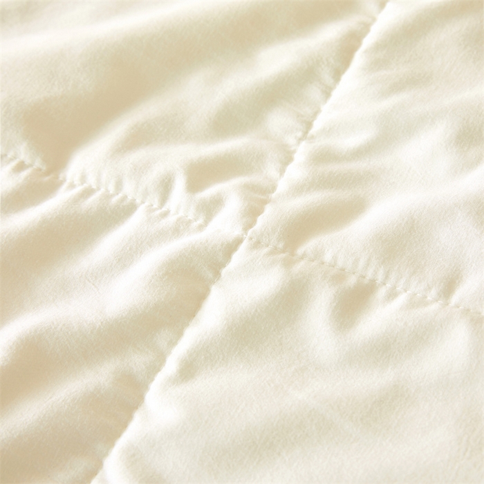 91家纺网 家纺一手货源 找家纺 猎鹿人家纺 2025新款牛奶蛋白夏被 元气白