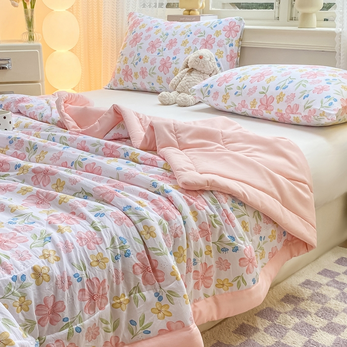 91家纺网 家纺一手货源 找家纺 穆琪 2025年新款小清新手包边夏凉被水洗棉印花夏被 左岸花开