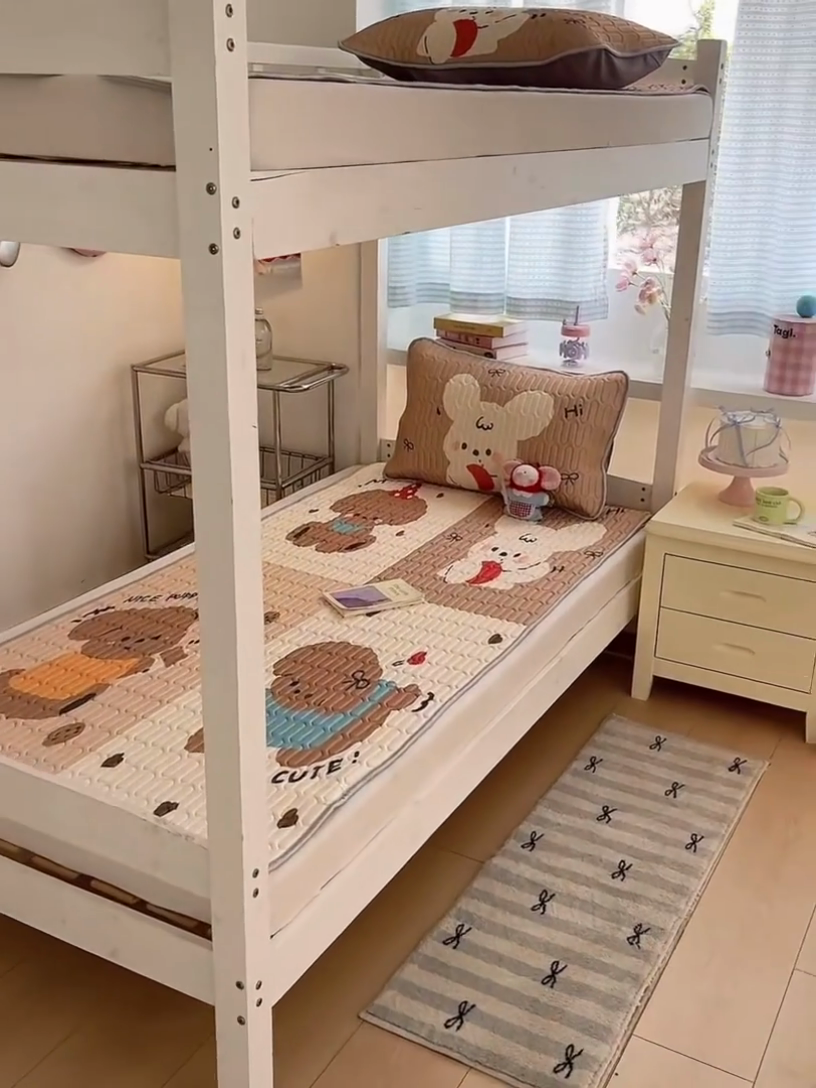 91家纺网 家纺一手货源 找家纺 川悦生活 2025新款大阪宿舍凉感丝凉席 布丁奶团