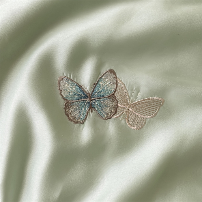 91家纺网 家纺一手货源 找家纺 雯豆家纺 2025夏季新品莱赛尔兰精天丝绣花刺绣夏被空调被四件套冰丝凉感薄被子 蝴蝶系列-抹茶绿