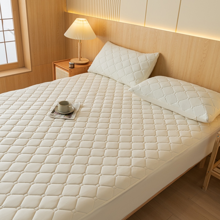 91家纺网 家纺一手货源 找家纺 梵克保罗 2025新款纯色加棉防水大豆纤维床笠 奶油白