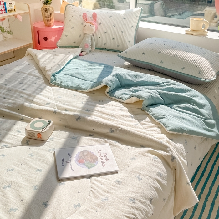 91家纺网 家纺一手货源 找家纺 老帅的工厂店2025新款a类云感双层纱7a抗菌夏被四件套 倾结