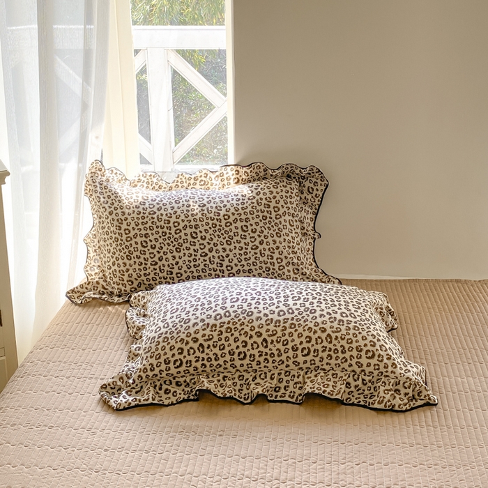 91家纺网 家纺一手货源 找家纺 仟网汇 2025新款赫本针织双层纱床盖四件套 奶咖豹纹