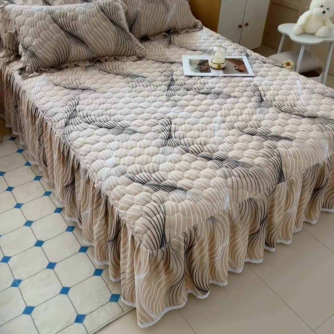 91家纺网 家纺一手货源 找家纺 2025新款全棉夹棉床裙 青春告白