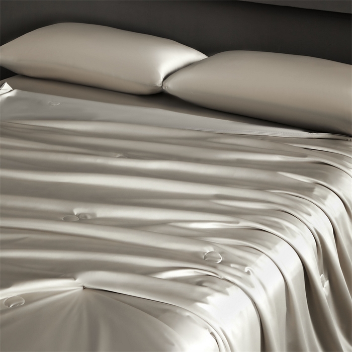 91家纺网 家纺一手货源 找家纺 雯豆家纺 2025夏季新品锦纶+氨纶高档冰丝凉感夏被空调被7A抗菌薄被芯 冰芙绸夏被-奢华槟