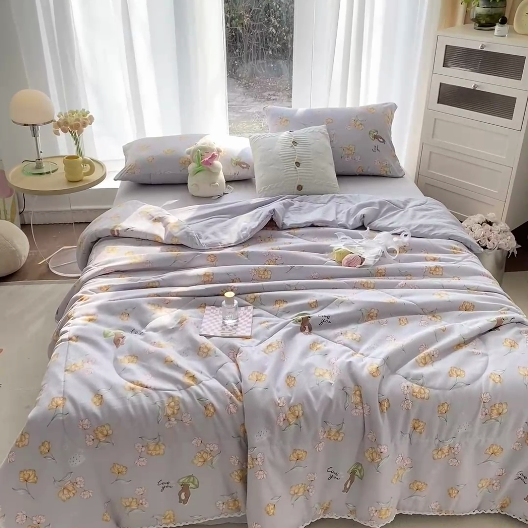 91家纺网 家纺一手货源 找家纺 穆琪 2025新款小花边印花夏被小清新夏凉被 花开半夏