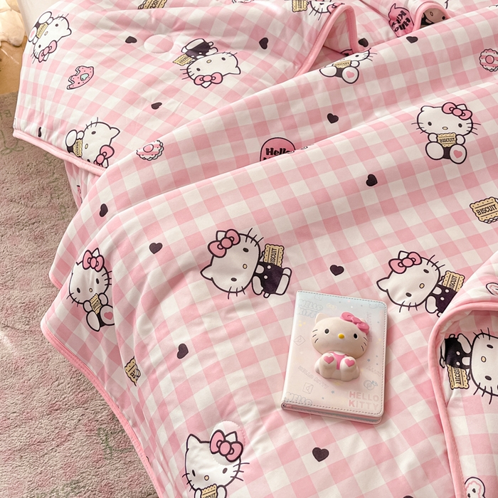 91家纺网 家纺一手货源 找家纺 暮思家居 2025新款正版授权三丽鸥A类牛奶针织棉夏被子被芯 针织棉-粉格KT