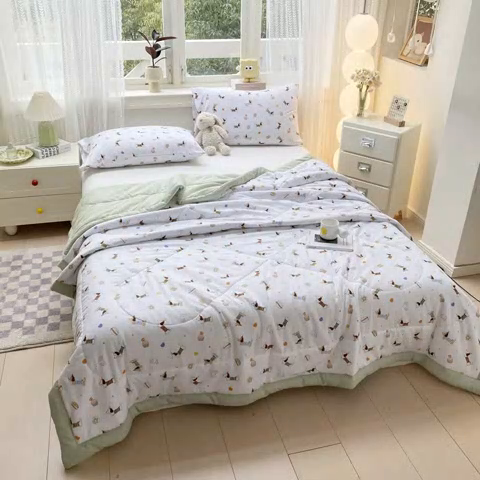 91家纺网 家纺一手货源 找家纺 穆琪 2025年新款小清新手包边夏凉被水洗棉印花夏被 汪汪队